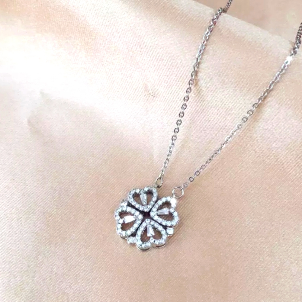 Creative Magnetic Folding Heart-Shaped Four-leaf Clover Pendant Necklace